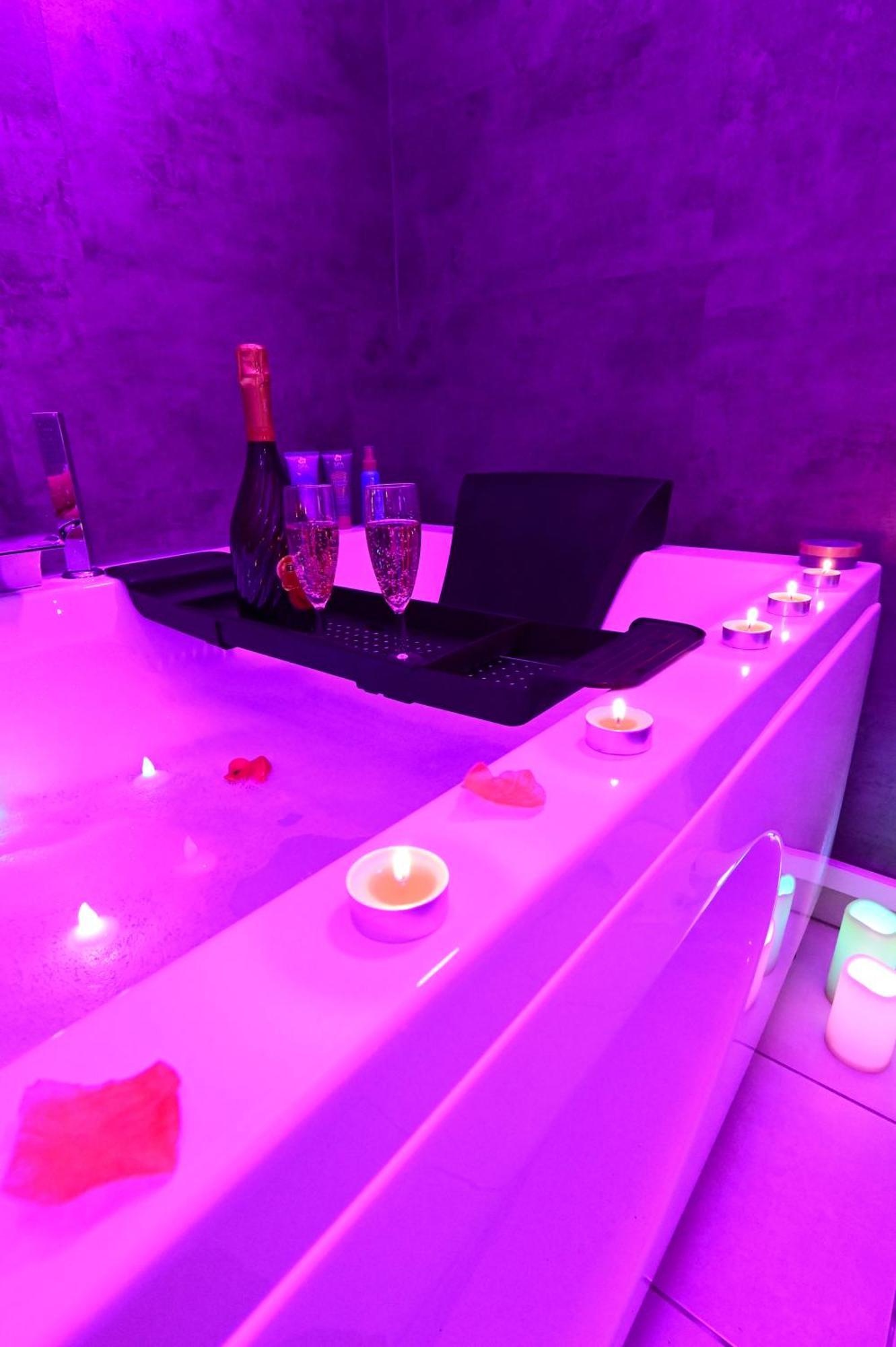 Love Room A Deux Pas De L'Ocean Avec Hammam, Sauna Et Bain A 2 :-) Biscarrosse Eksteriør bilde