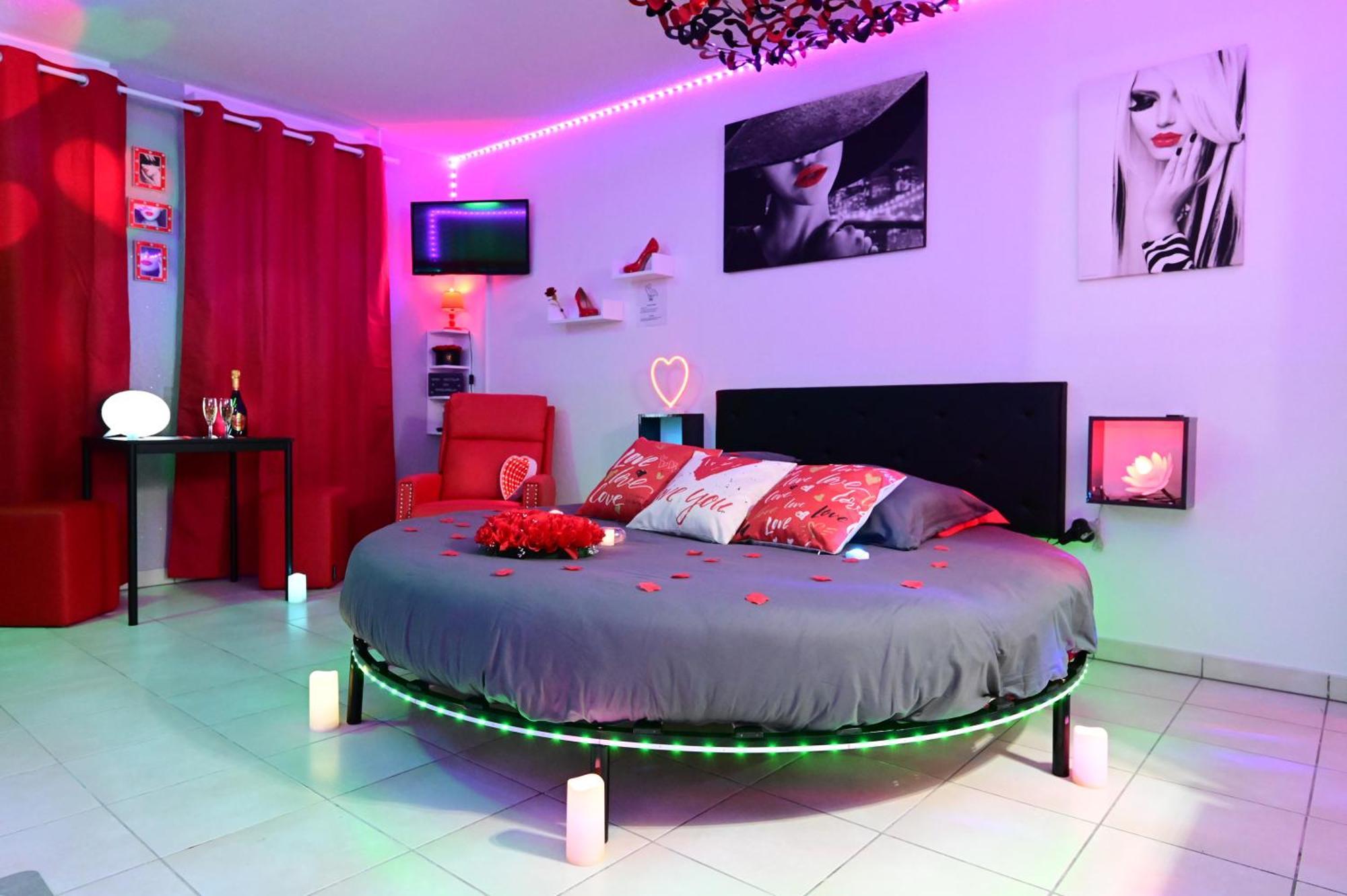Love Room A Deux Pas De L'Ocean Avec Hammam, Sauna Et Bain A 2 :-) Biscarrosse Eksteriør bilde