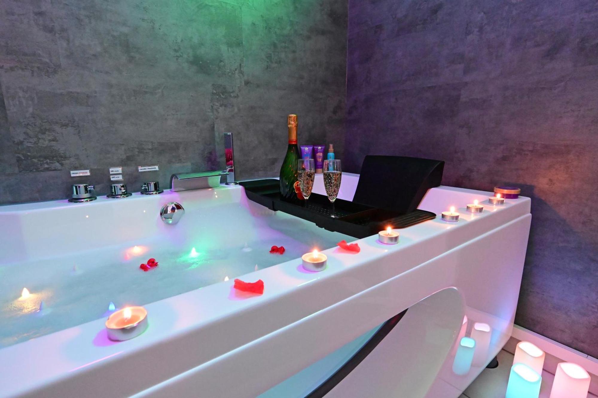 Love Room A Deux Pas De L'Ocean Avec Hammam, Sauna Et Bain A 2 :-) Biscarrosse Eksteriør bilde