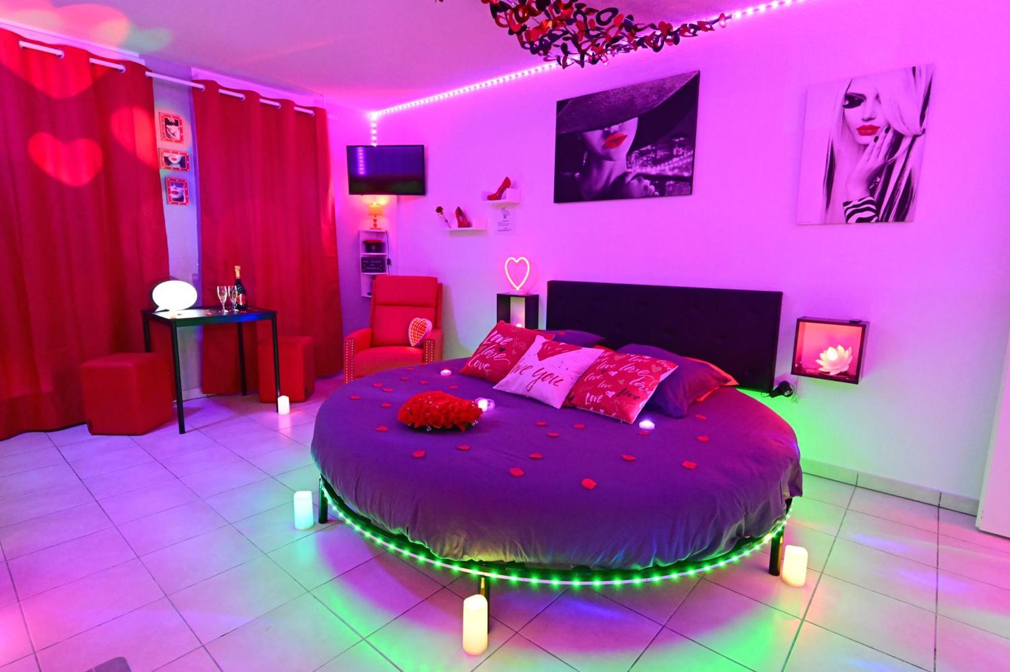 Love Room A Deux Pas De L'Ocean Avec Hammam, Sauna Et Bain A 2 :-) Biscarrosse Eksteriør bilde