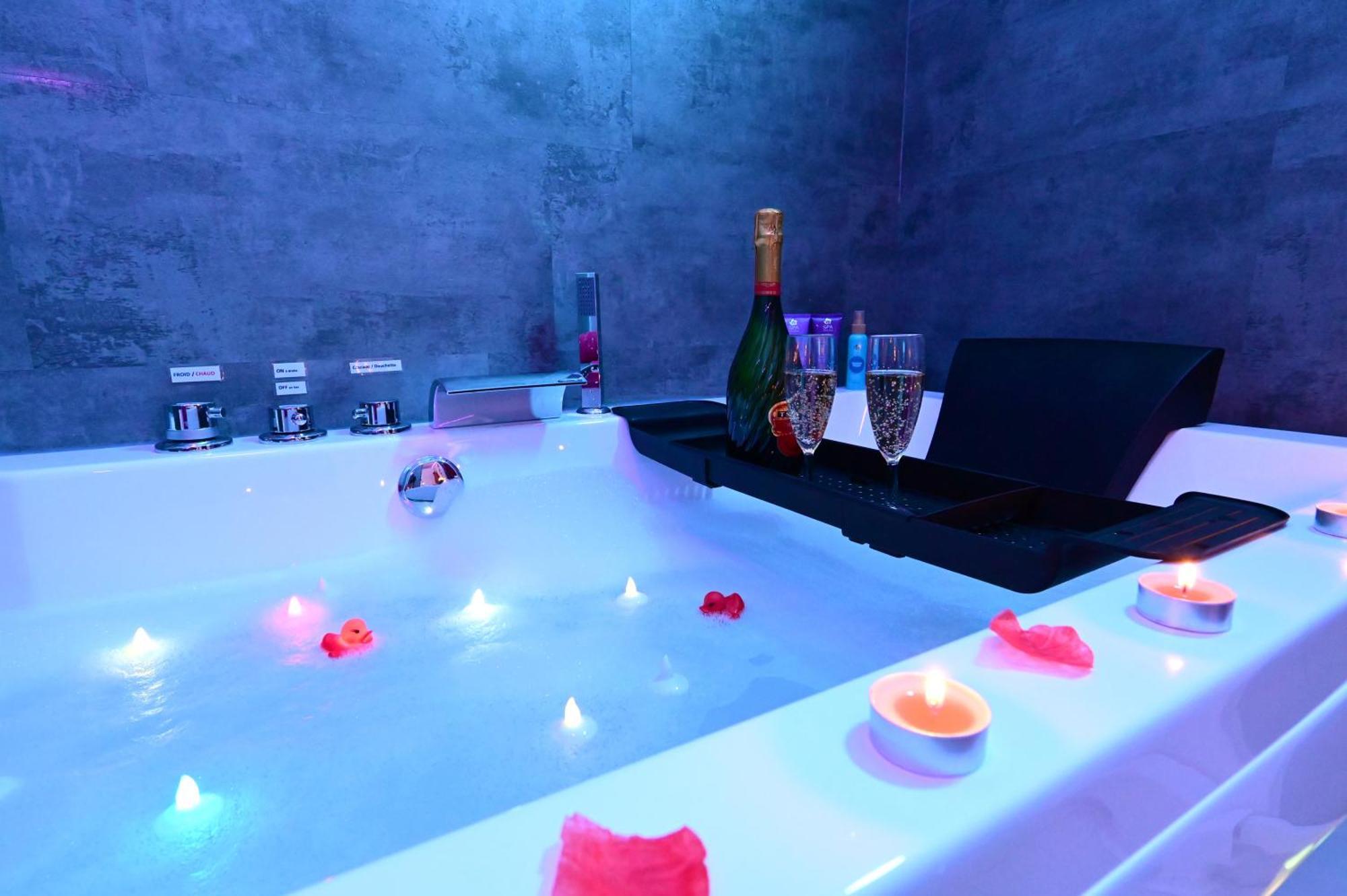 Love Room A Deux Pas De L'Ocean Avec Hammam, Sauna Et Bain A 2 :-) Biscarrosse Eksteriør bilde